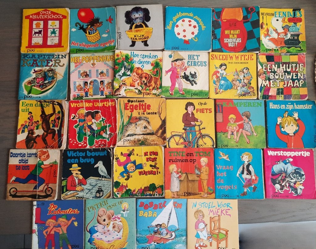 28 pixie boekjes, Ophalen of Verzenden, Gelezen