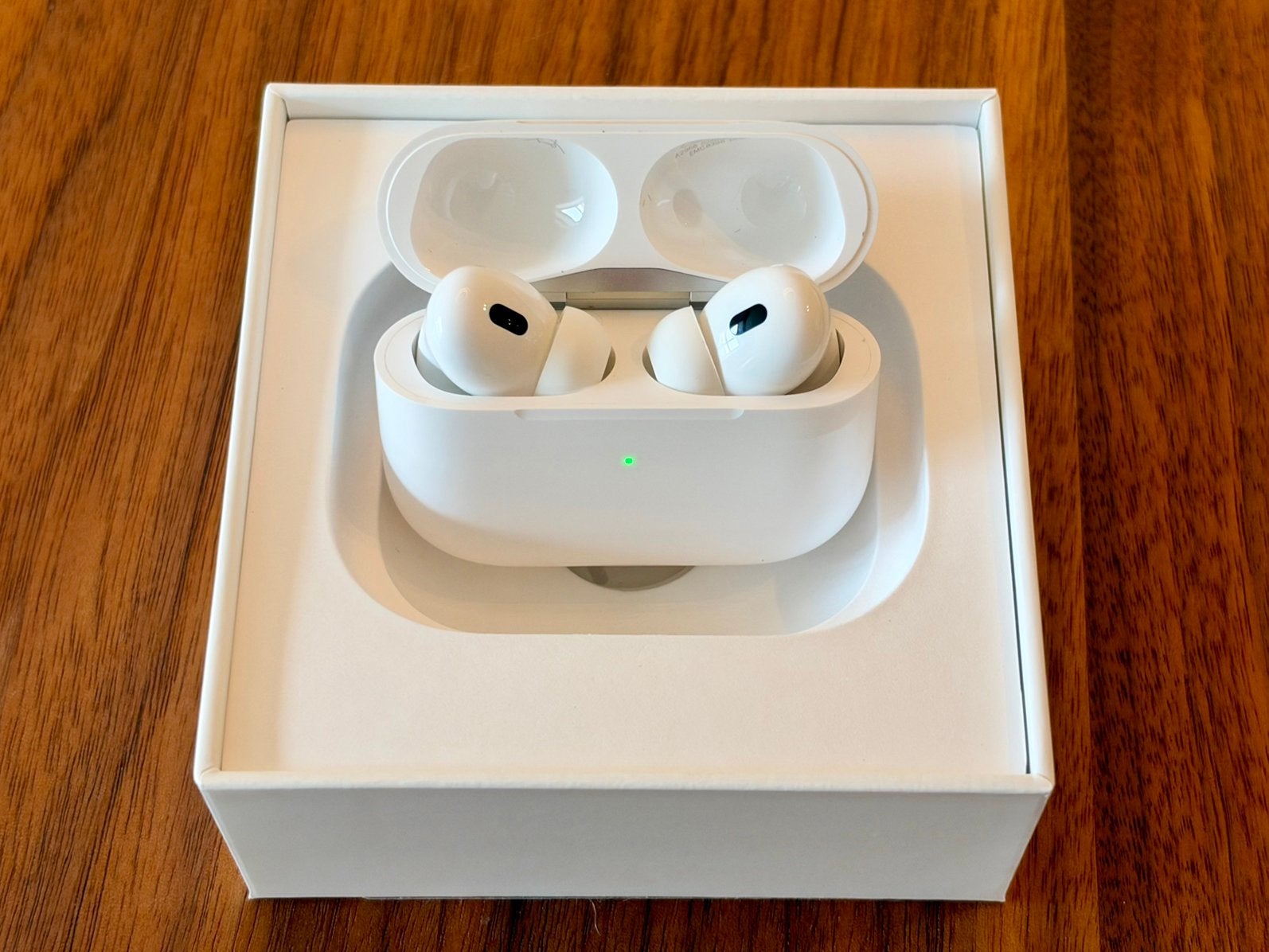 Apple AirPods Pro 2 (compleet + 2 premium cases), Snelladen, In-ear, Ophalen of Verzenden, Zo goed als nieuw