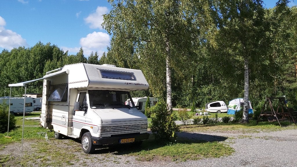 Zeer nette 4 persoons LMC Liberty - Fiat Ducato, Standaard zit, Alkoof, Ringverwarming, Achteruitrijcamera
