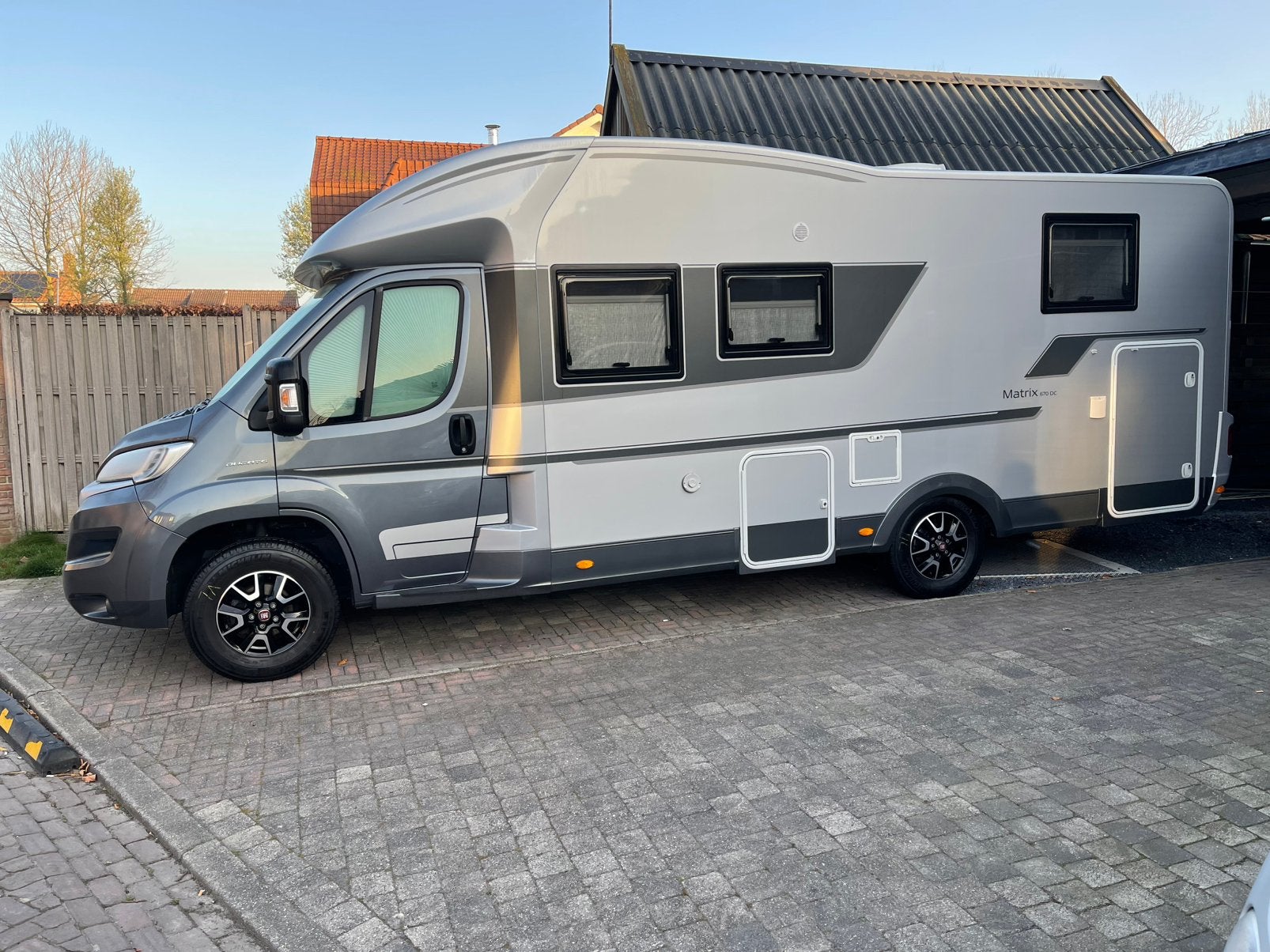 Mooie Camper Adria Matrix 670DC, Caravans en Kamperen, Campers, 7 tot 8 meter, Particulier, Adria, Half-integraal