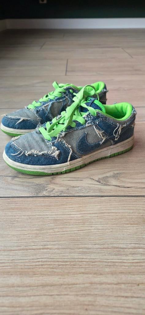 Nike Dunk Low Hulk Denim 2004 - Holy Grail - Maat 35.5, Nike, Ophalen of Verzenden, Gedragen, Sneakers of Gympen