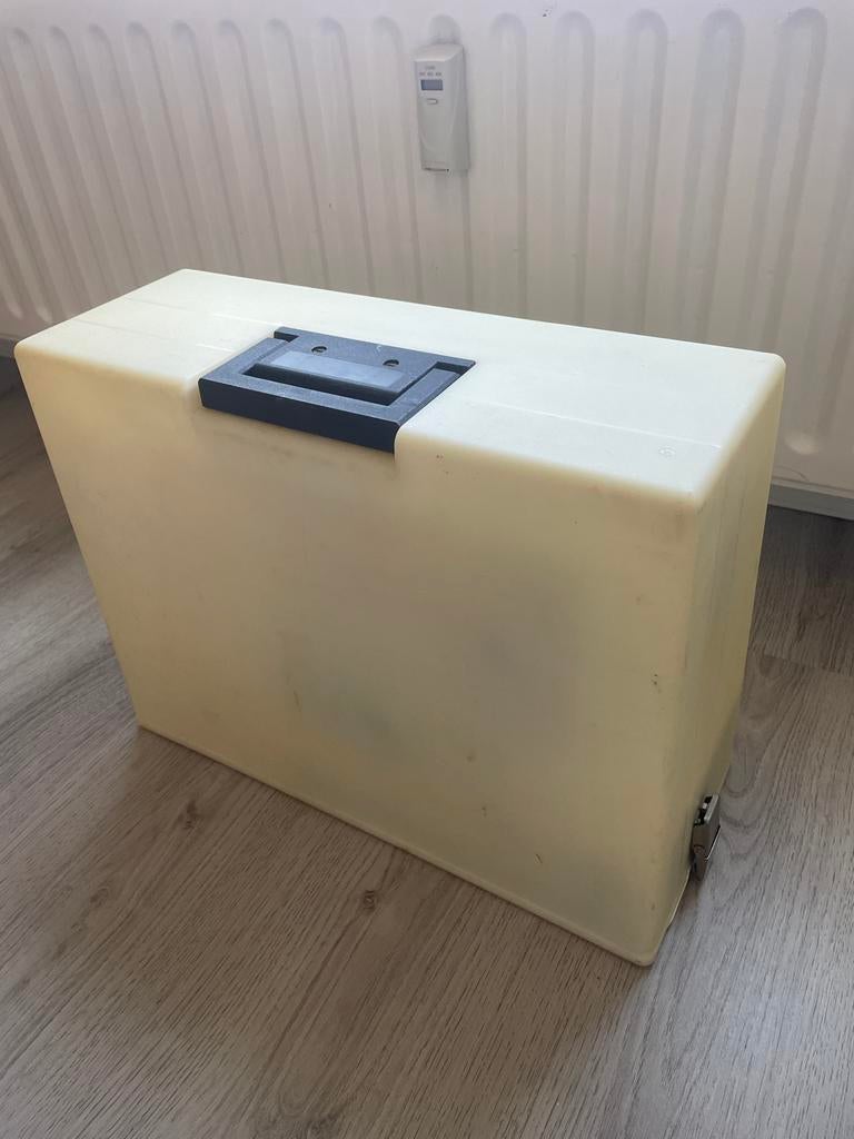 Naaimachine Naumann - Werkt, heeft liefde nodig, Ophalen of Verzenden, Gebruikt, Naaimachine, Overige merken