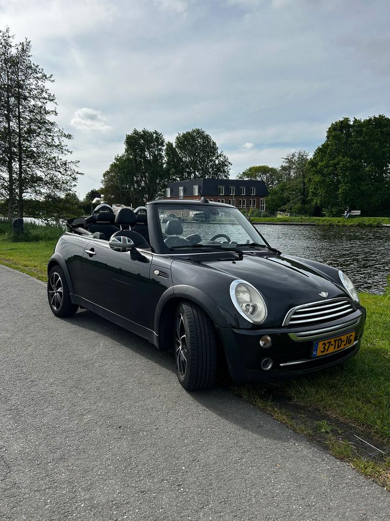Mini 1.6 16V Cooper Cabrio  uit 2006 gereviseerde motor, Auto's, Mini, Zwart, 4 cilinders, 4 stoelen, Zwart