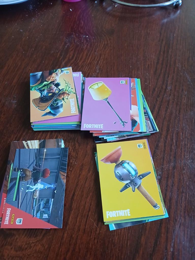 Diverse fornite cards series 1, Ophalen