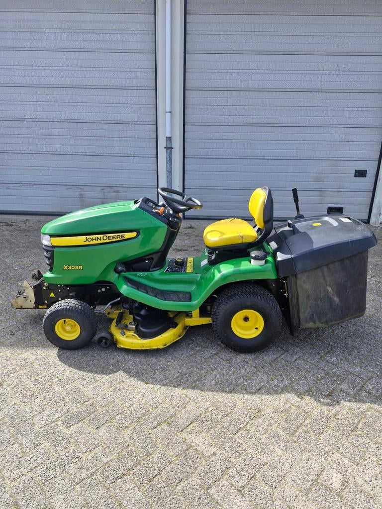 John Deere X305R Zitmaaier - Gebruikt, Tuin en Terras, Cirkelmaaier, Gebruikt, Opvangbak, Benzine-grasmaaier