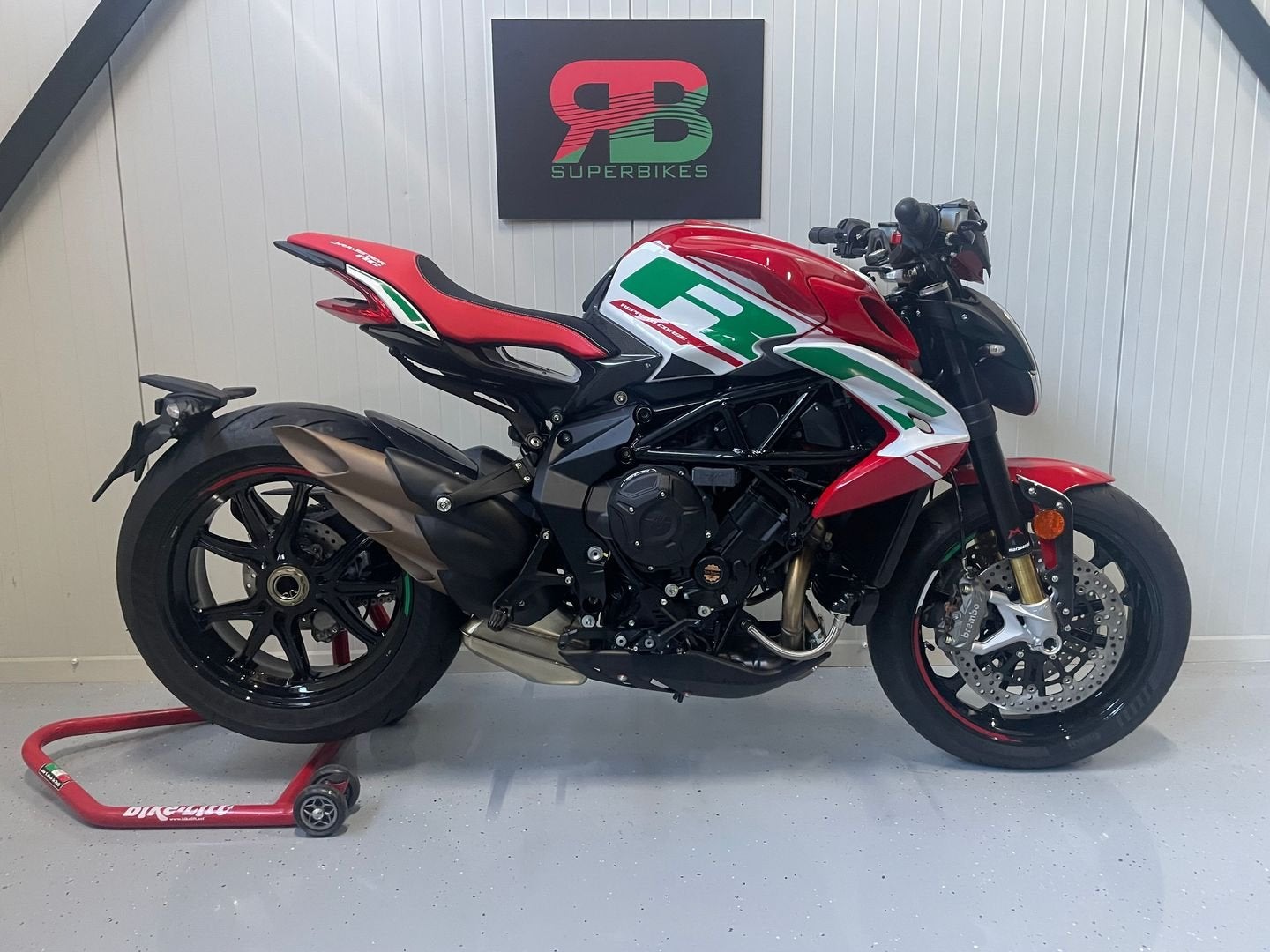 MV AGUSTA DRAGSTER 800 RC (bj 2026) 5 km, Motoren, Motoren | MV Agusta, Motorrijbewijs A, Bedrijf, Onbekend, Naked bike