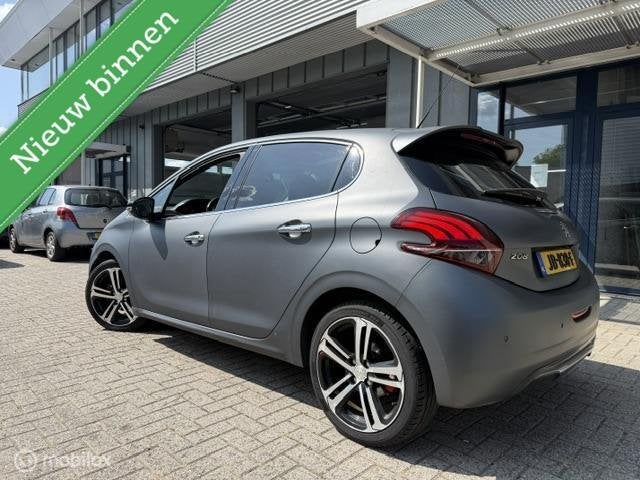 Peugeot 208 1.2 Benz GT Line Pano Camera, Auto's, Peugeot, Voorwielaandrijving, Gebruikt, Euro 6, 49 €/maand