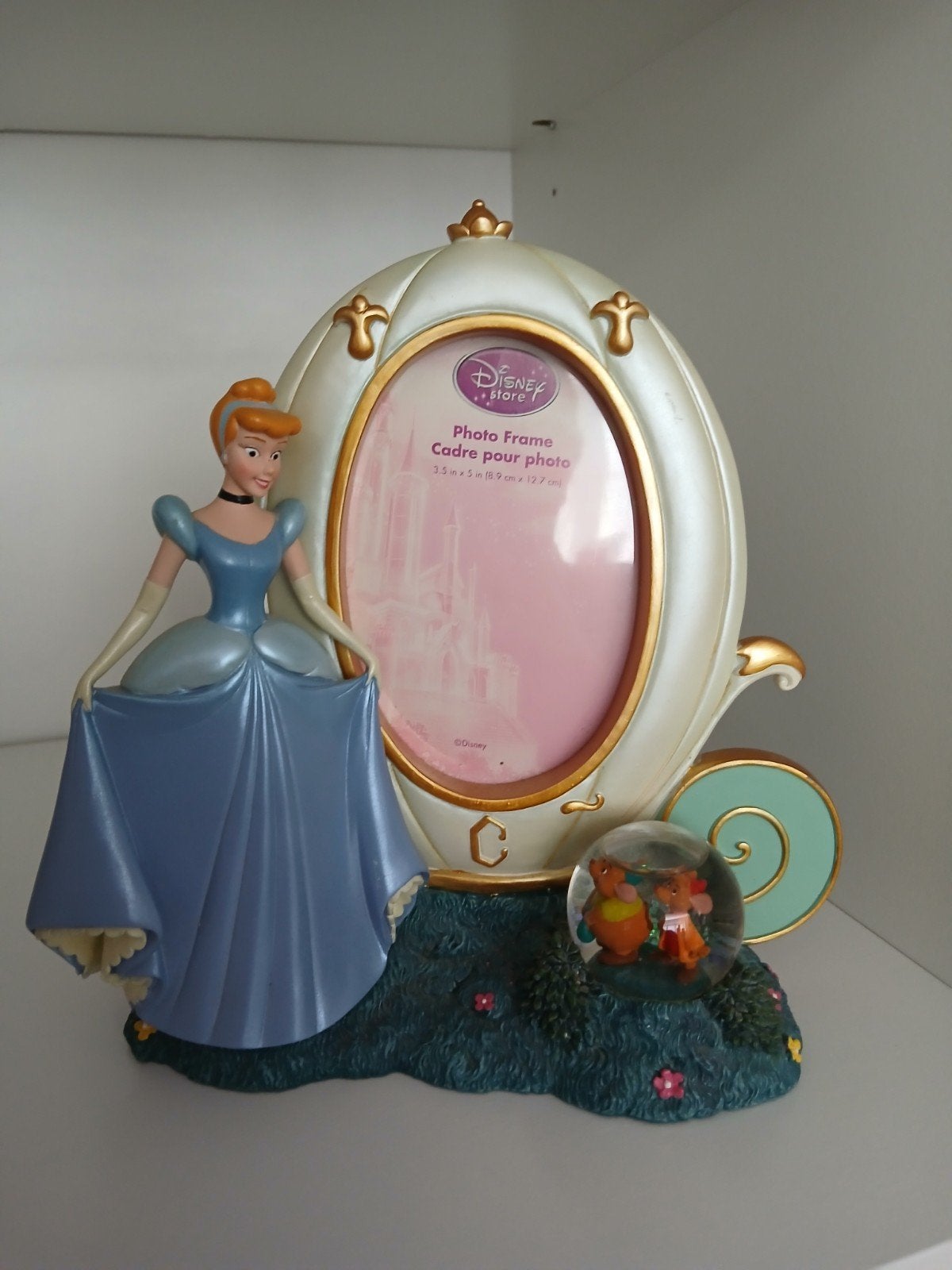 Assepoester fotolijst met sneeuwbol, Verzamelen, Disney, Ophalen of Verzenden, Assepoester of Belle, Zo goed als nieuw, Beeldje of Figuurtje