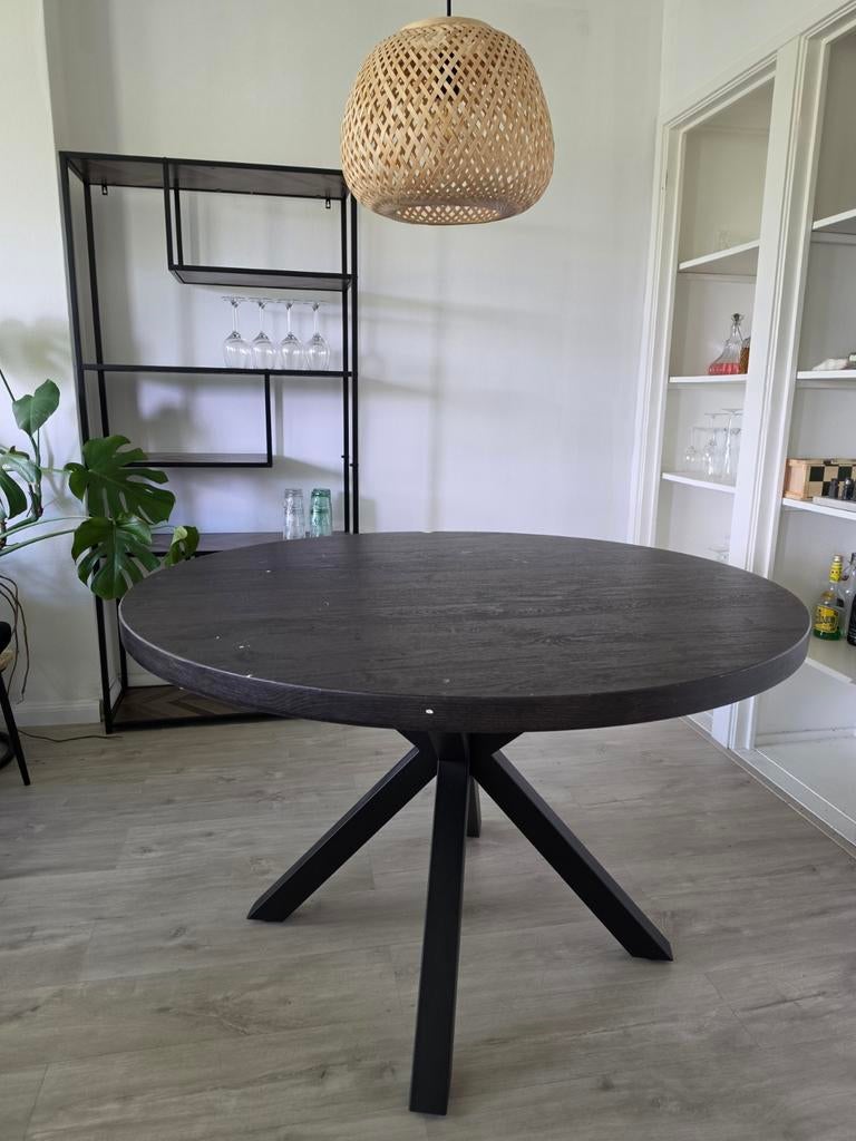 Eettafel Bressano Zwart | Kwantum, Huis en Inrichting, Tafels | Eettafels, Overige houtsoorten, Gebruikt, Rond, Ophalen of Verzenden