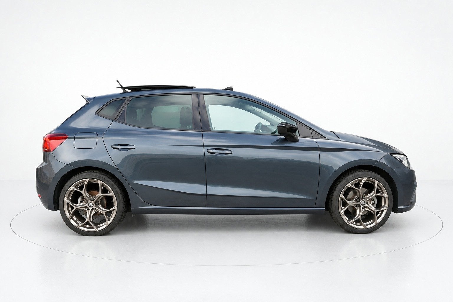 Seat Ibiza 1.0 TSI FR PANO VIRTUAL KEYLESS CAMERA SFEER CARP, Auto's, Voorwielaandrijving, Dealer onderhouden, 116 pk, Ibiza
