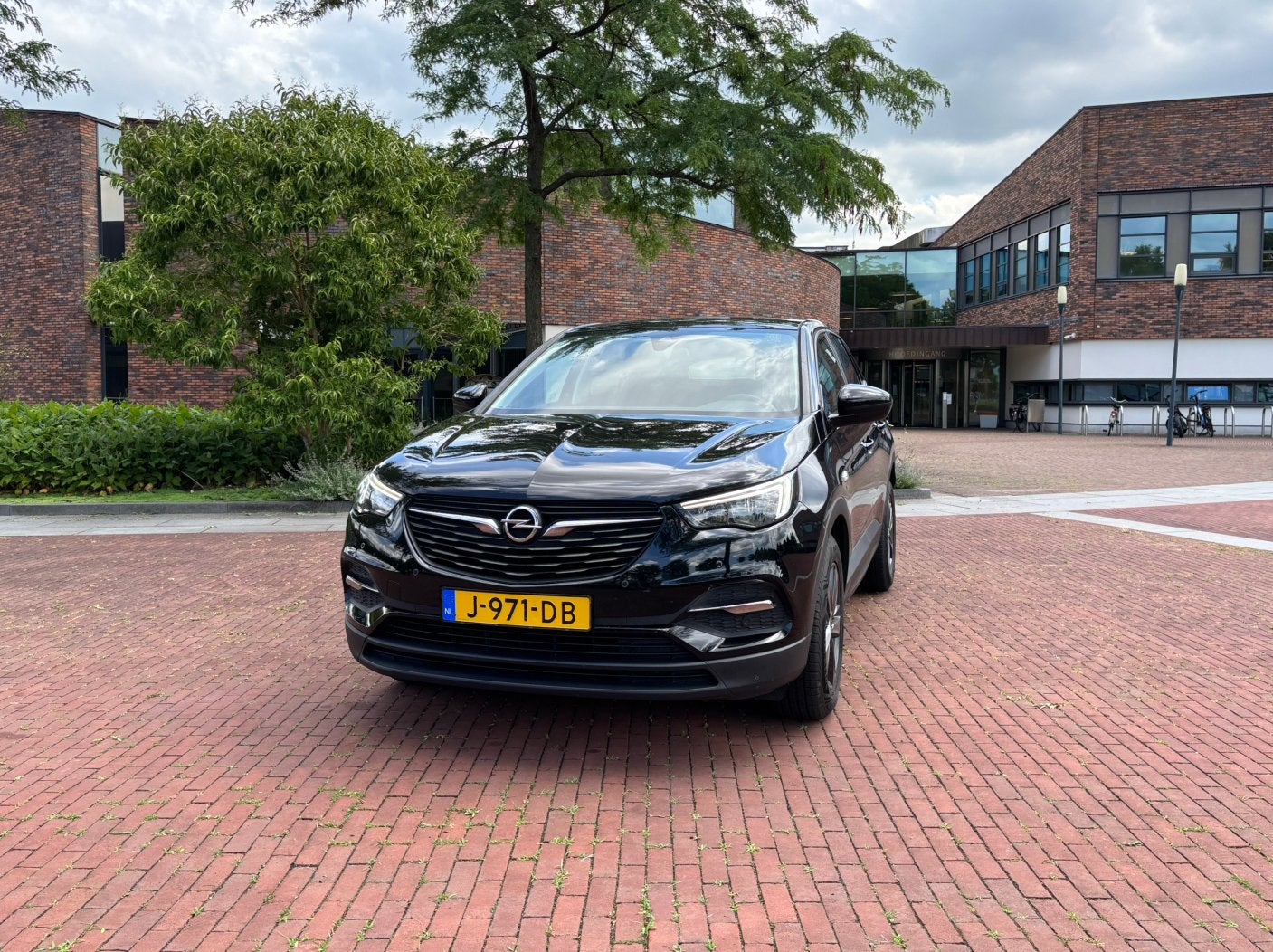 Opel Grandland X 1.2 Turbo 120 Jaar Edition 130pk 2020 AUT., Auto's, Opel, Euro 5, 15 km/l, 1199 cc, Leder en Stof