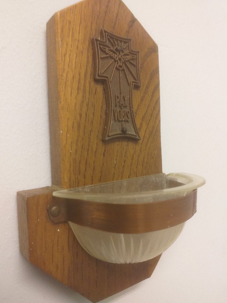 oud houten wijwaterbakje mooi uitgevoerd met tekst PAX VOBIS, Ophalen of Verzenden