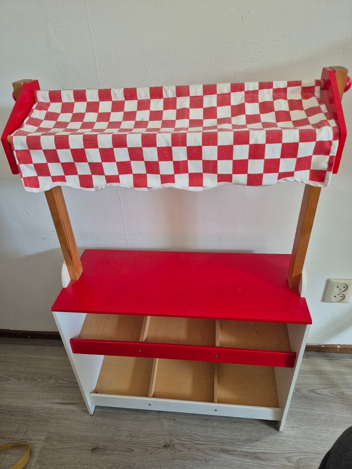 Leuke houten speelgoedkraam met rood-wit dakje, Ophalen, Gebruikt, Jongen of Meisje