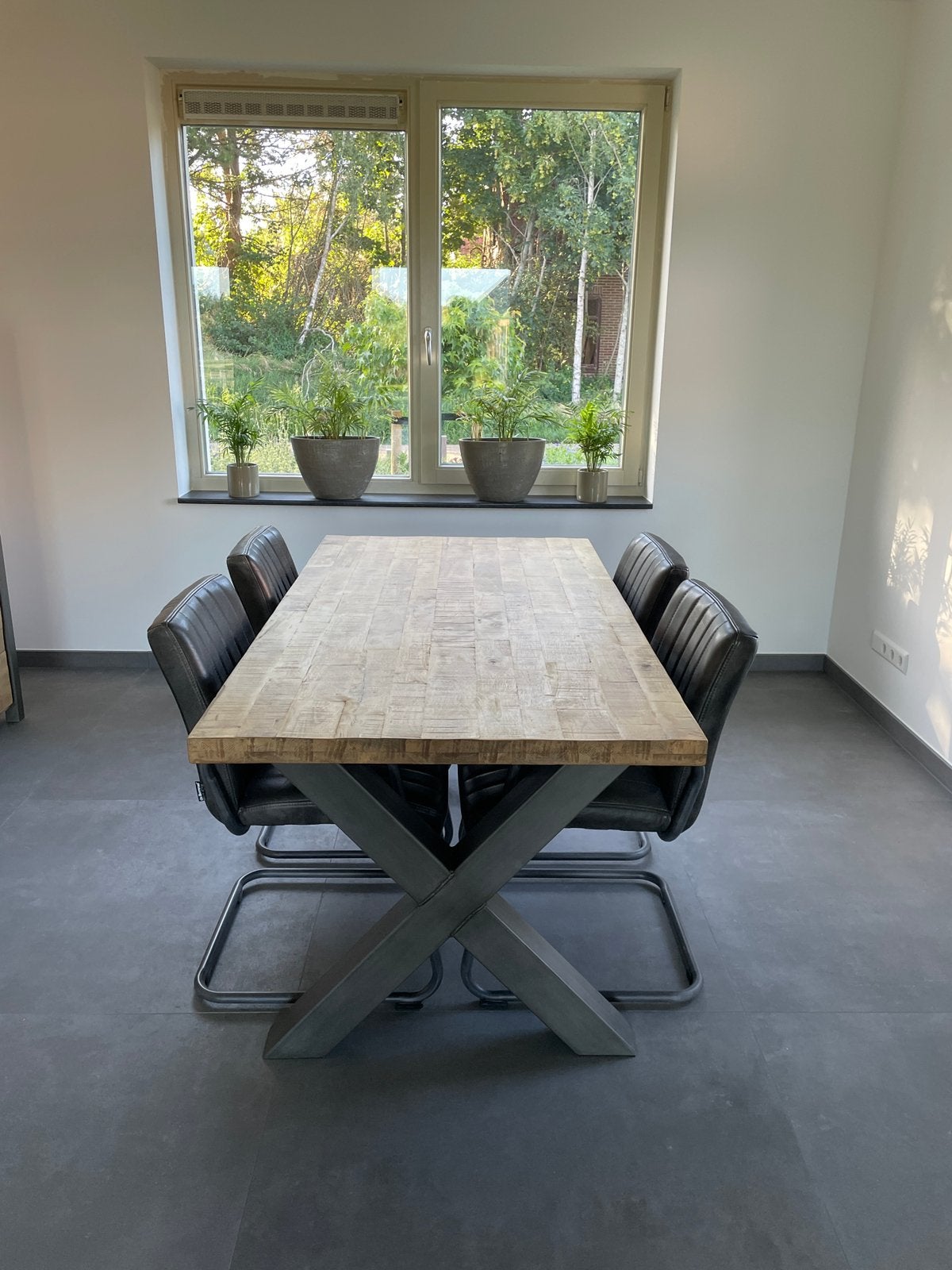 Eettafel van de Bommel meubelen, Ophalen, 50 tot 100 cm, Zo goed als nieuw, 150 tot 200 cm
