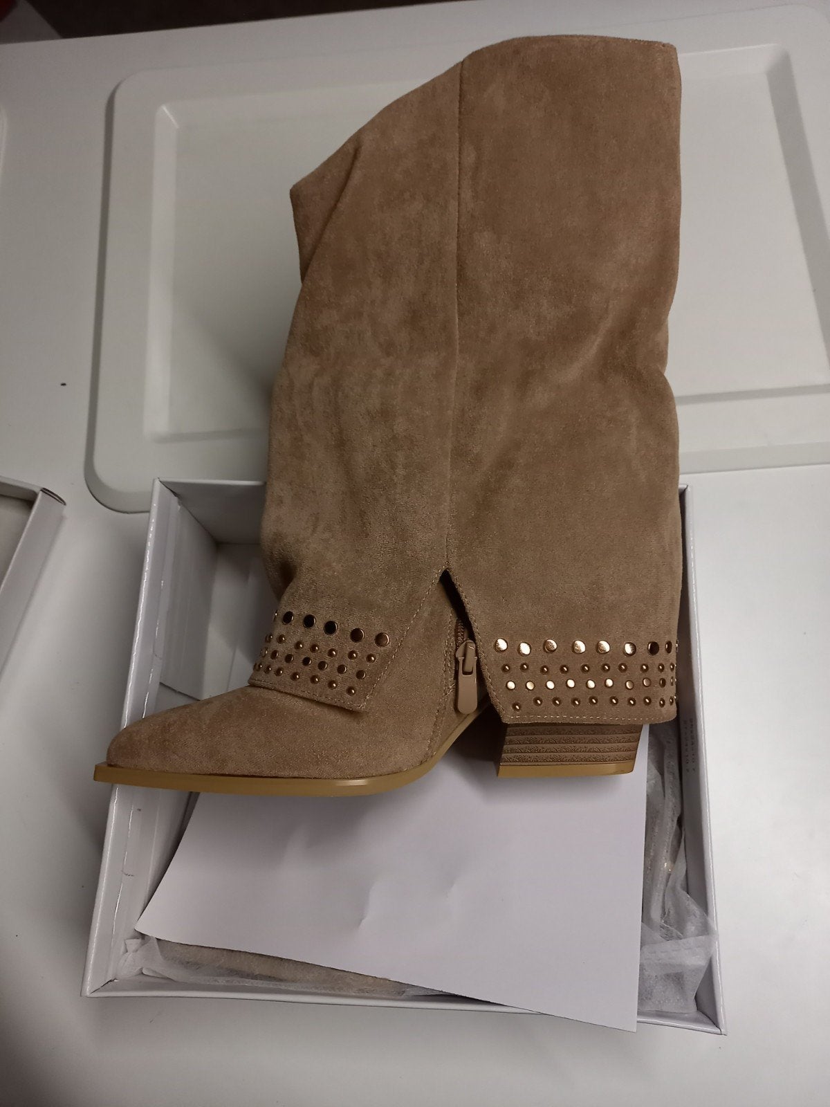 Nieuwe Khaki Laarzen Maat 40 met Studs, Ophalen of Verzenden, Nieuw, Beige, Lage of Enkellaarzen
