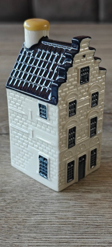 KLM Huisje #9: Amsterdam, Leidsegracht 10, Verzamelen, KLM Huisjes, Ophalen of Verzenden, Zo goed als nieuw, 1 t/m 20, Gevuld