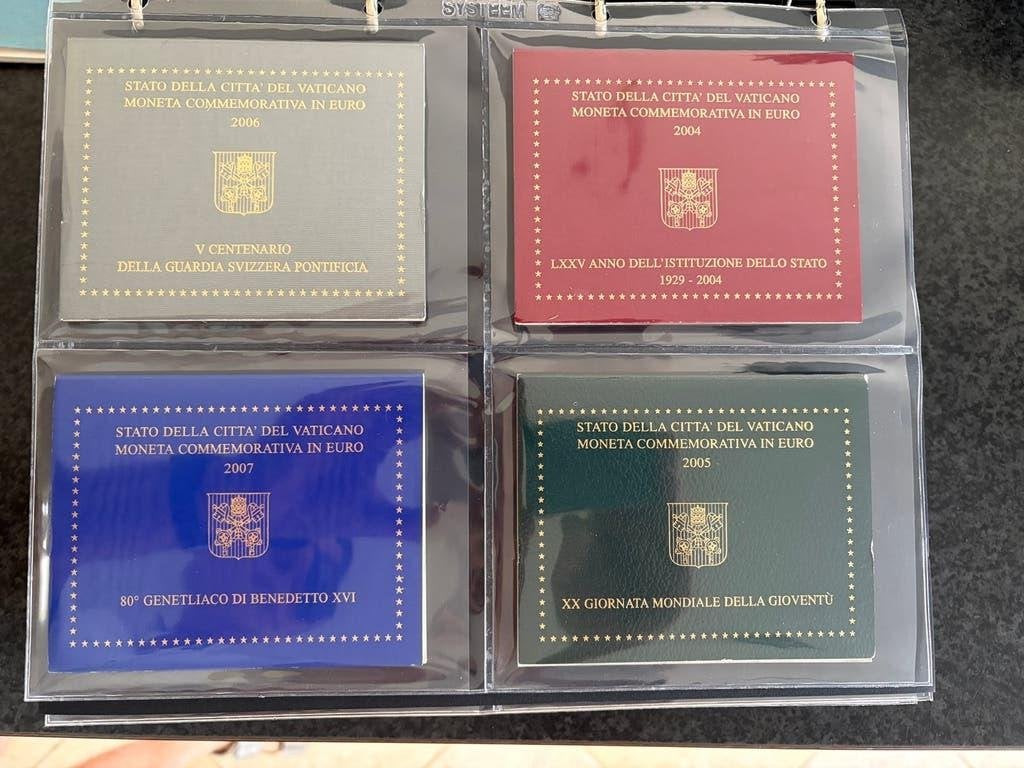 30x € 2,00 Vaticaan (BU) in blister 2004 t/m 2024, Ophalen of Verzenden, Vaticaanstad, 2 euro, Setje