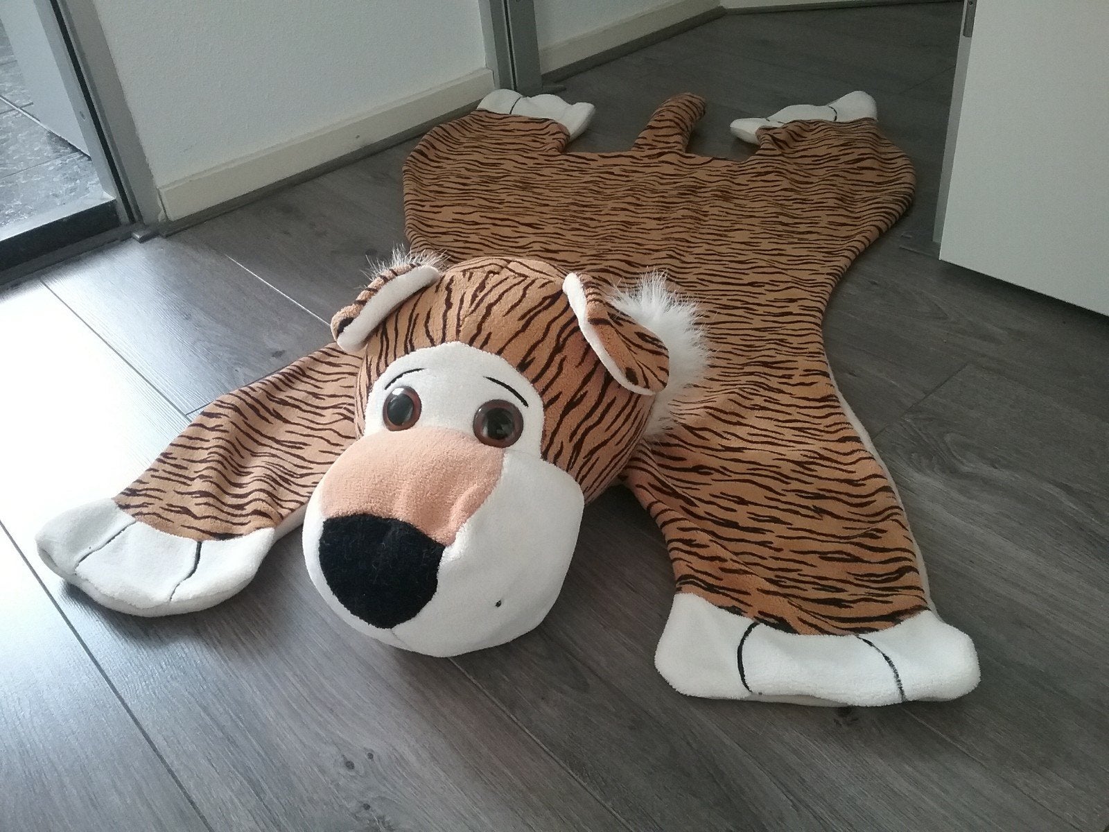 VLOEKLEED TIJGER, Ophalen of Verzenden, Zo goed als nieuw, Kleed of Kussen