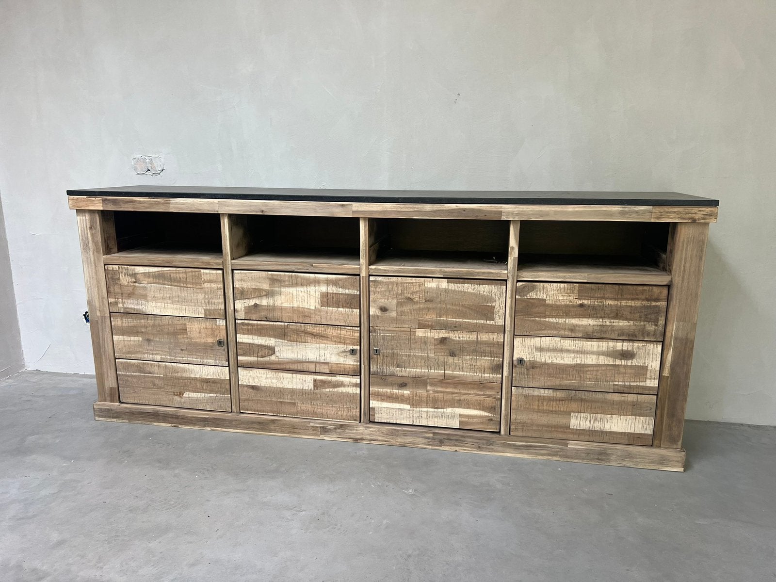 Dressoir /buffetkast met belgisch hardsteen blad, Ophalen, Zo goed als nieuw, 25 tot 50 cm