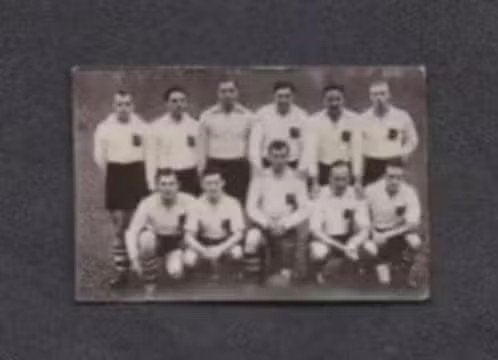Voetbalplaatje NAC Breda Elftal 1951-1952., Ophalen of Verzenden, Zo goed als nieuw