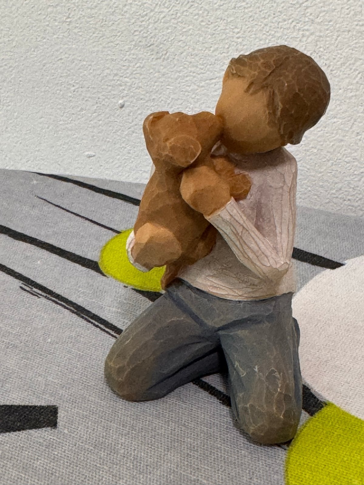 Willow Tree Beeldje 'Kindness' - Jongen met Hondje, Verzamelen, Ophalen of Verzenden, Zo goed als nieuw, Mens