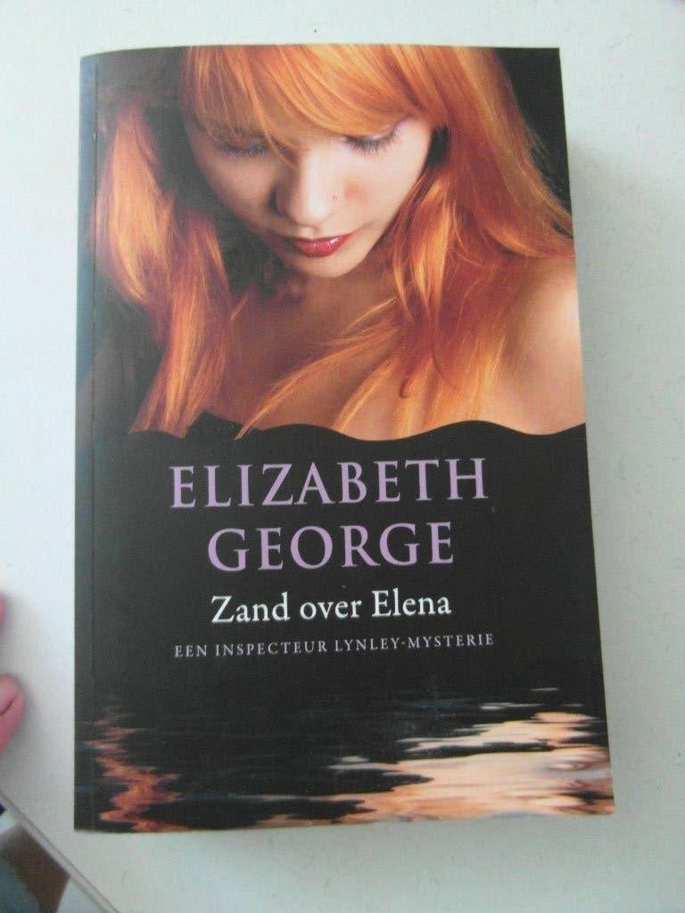 Zand voor Elena,  Elizabeth George, Ophalen of Verzenden, Zo goed als nieuw