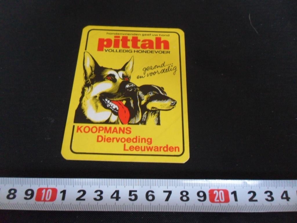 stickers Leeuwarden Koopmans Diervoeding PITTAH, Ophalen, Zo goed als nieuw