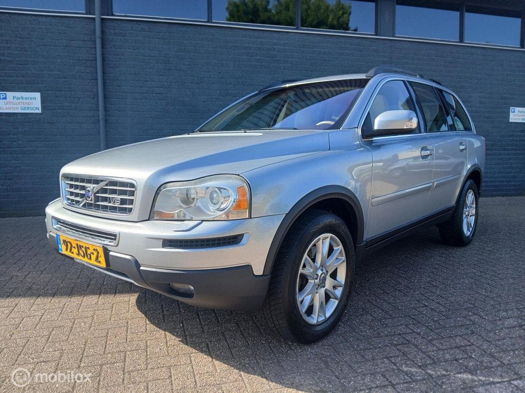 Volvo XC90 4.4 V8 Dealer onderhouden/Apk 02-'27, Auto's, Volvo, Gebruikt, 8 cilinders, 7 stoelen, Leder