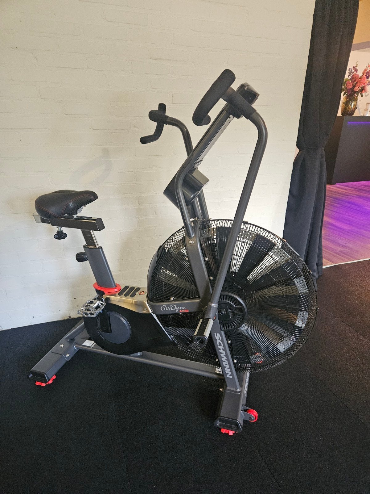 Schwinn AD8i Airdyne HIIT trainer Airbike, Sport en Fitness, Fitnessapparatuur, Ophalen, Zo goed als nieuw, Airbike