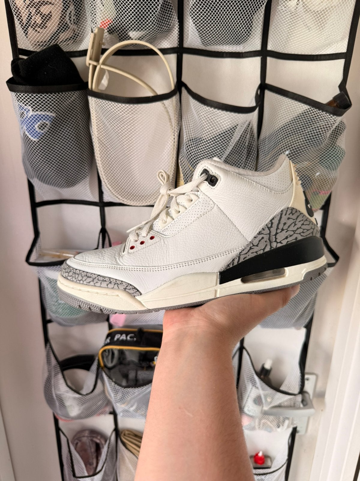 Jordan 3 cement, Ophalen of Verzenden, Zo goed als nieuw, Wit