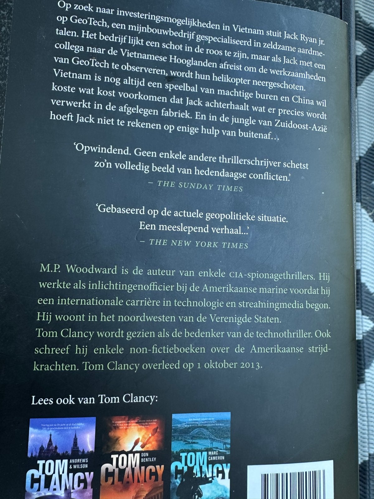 Tom Clancy Schaduwwereld - Een Jack Ryan-thriller, Boeken, Ophalen of Verzenden, Zo goed als nieuw, Wereld overig