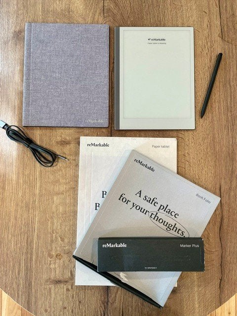 reMarkable 2  – Marker Plus  Book Folio – zeer nette staat, Computers en Software, Multi-touch, Ophalen of Verzenden, Zo goed als nieuw