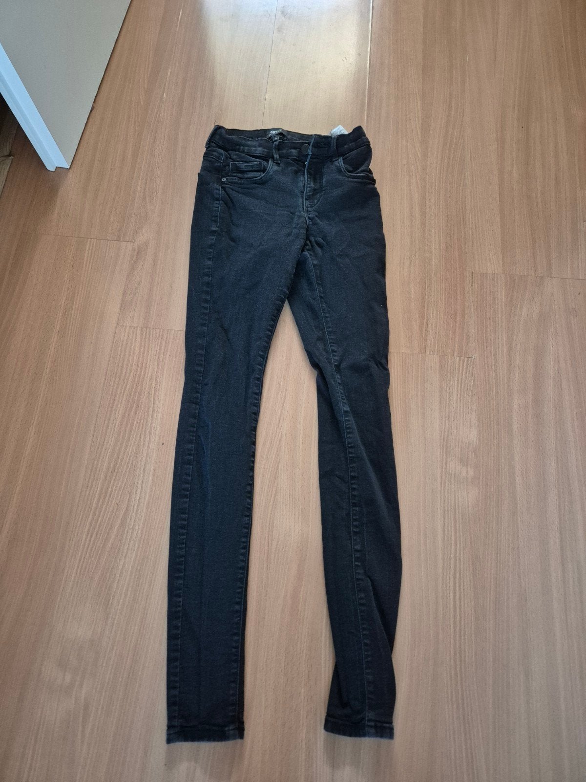 Zwarte skinny jeans (Maat S), Kleding | Dames, Ophalen of Verzenden, Gedragen, Zwart, W28 - W29 (confectie 36)