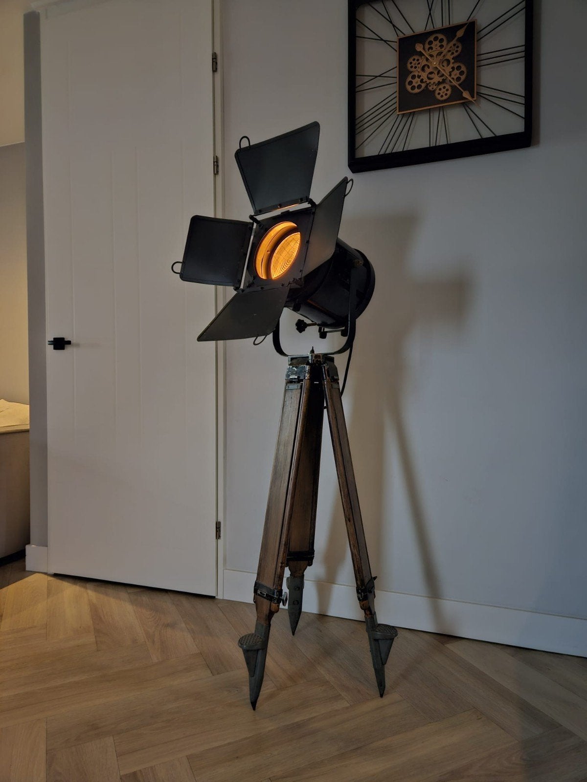 Vintage Reiche & Vogel Theaterlamp op Statief, Gebruikt, 100 tot 150 cm, Hout, Ophalen