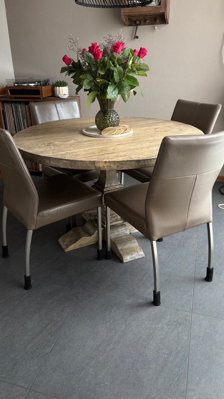 4 luxe taupe leren eetkamerstoelen – hoge kwaliteit, Ophalen, 200 cm of meer, 50 tot 100 cm, Zo goed als nieuw