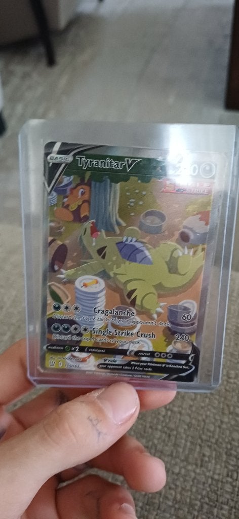 Zeldzame tyranitar V full art, Ophalen, Zo goed als nieuw