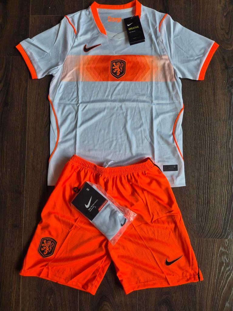 Nederlands Elftal Uittenue - Shirt, Broekje & Sokken, Ophalen of Verzenden, Nieuw, Maat 152