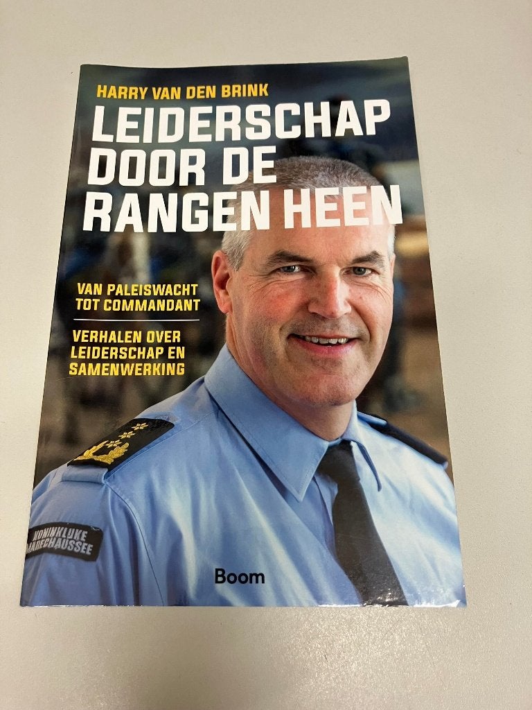 Leiderschap door de Rangen heen - Harry van den Brink, Gelezen, Harry van den Brink, Ophalen of Verzenden, 1945 tot heden