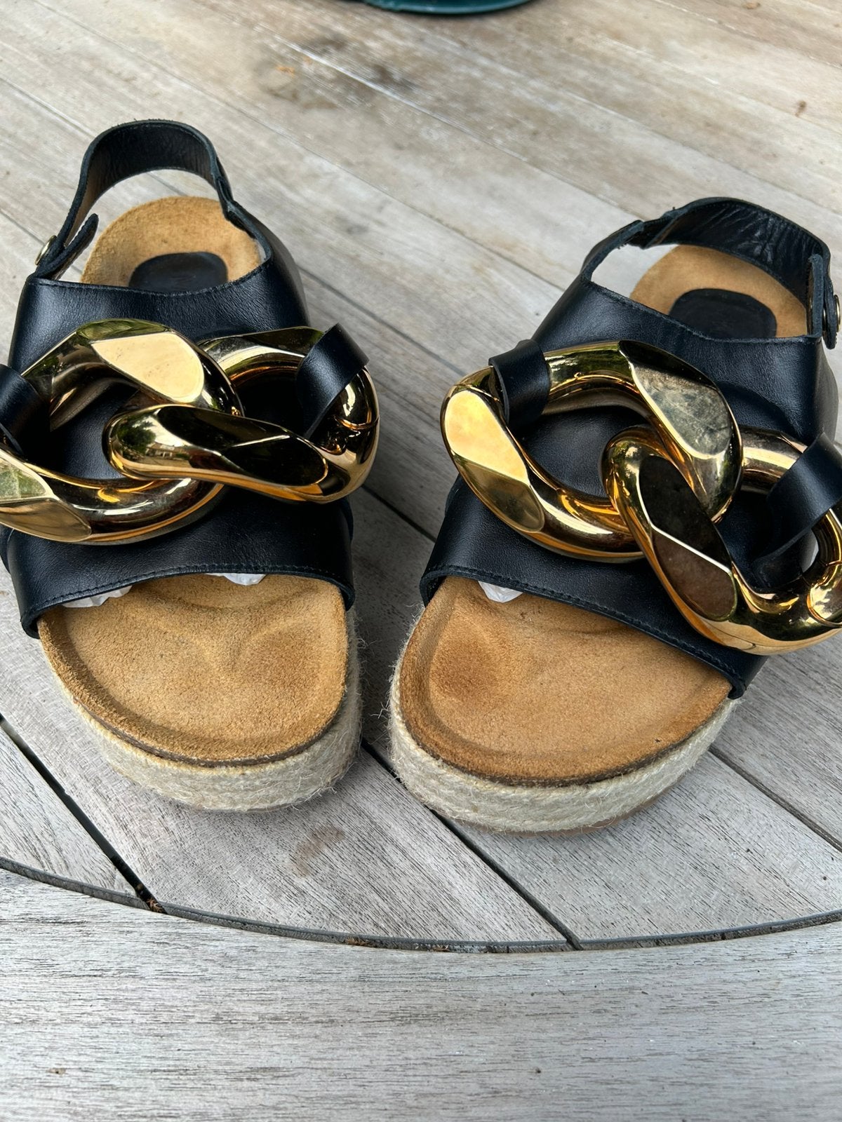 Wanderson aparte slippers mt 39 zwart goud, Ophalen of Verzenden, Zo goed als nieuw, Zwart