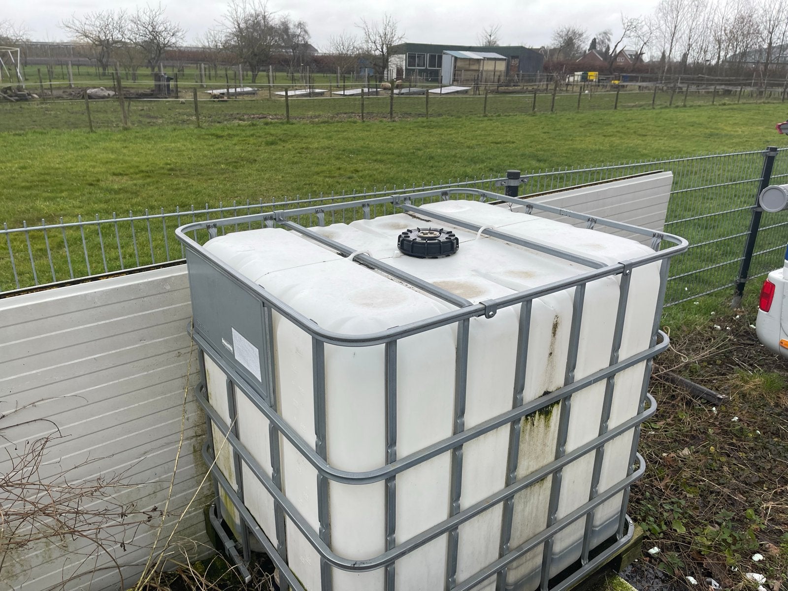 Grote waterreservoir IBC tank 1000L uitstekende staat, Ophalen of Verzenden, Gebruikt
