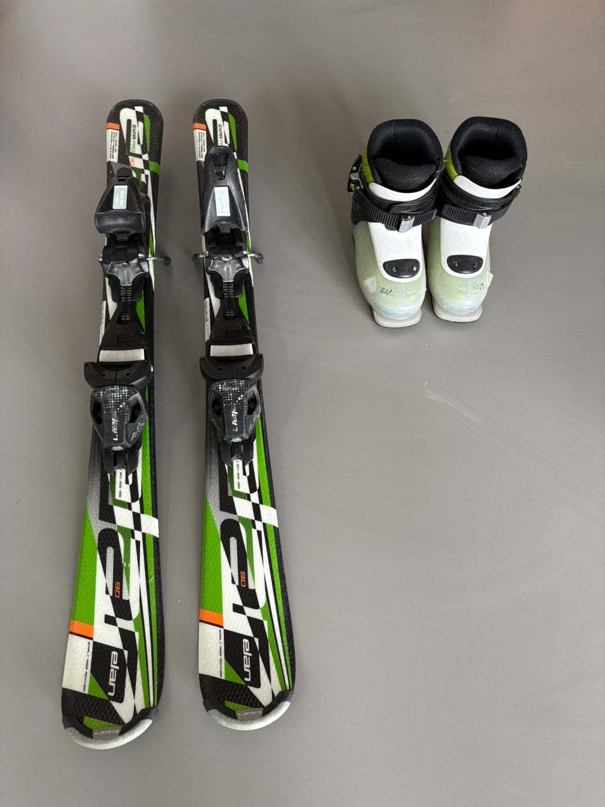 Elan Ski 90cm + schoenen 17.5( 27/28), Sport en Fitness, Skiën en Langlaufen, Overige merken, Gebruikt, Ophalen of Verzenden, Skiën