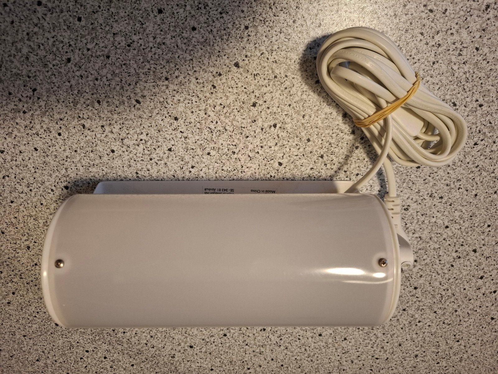IKEA V1013 Wandlamp / Kastverlichting - Max 28W, Huis en Inrichting, Ophalen of Verzenden, Gebruikt, Modern, Functioneel