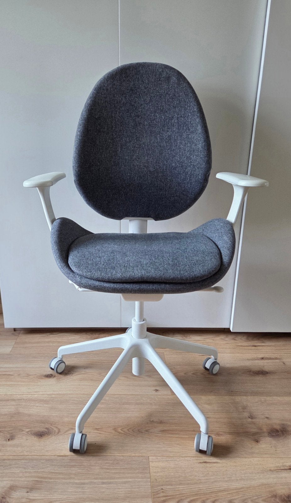 IKEA HATTEFJÄLL bureaustoel grijs/wit, Huis en Inrichting, Bureaustoelen, Gebruikt, Grijs, Ophalen
