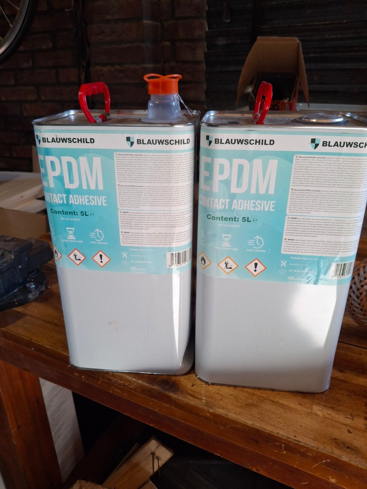 Blauwschild EPDM Contactlijm - 1x nieuw, 1x 4,5L, Doe-het-zelf en Verbouw, Ophalen of Verzenden, Nieuw