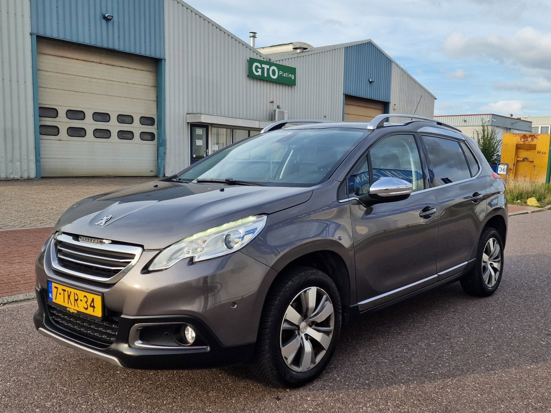 Peugeot 2008 1.2 VTi Allure Pack Premium Plus AUT PANO NAVI, Auto's, Euro 5, 450 kg, Zwart, 1199 cc