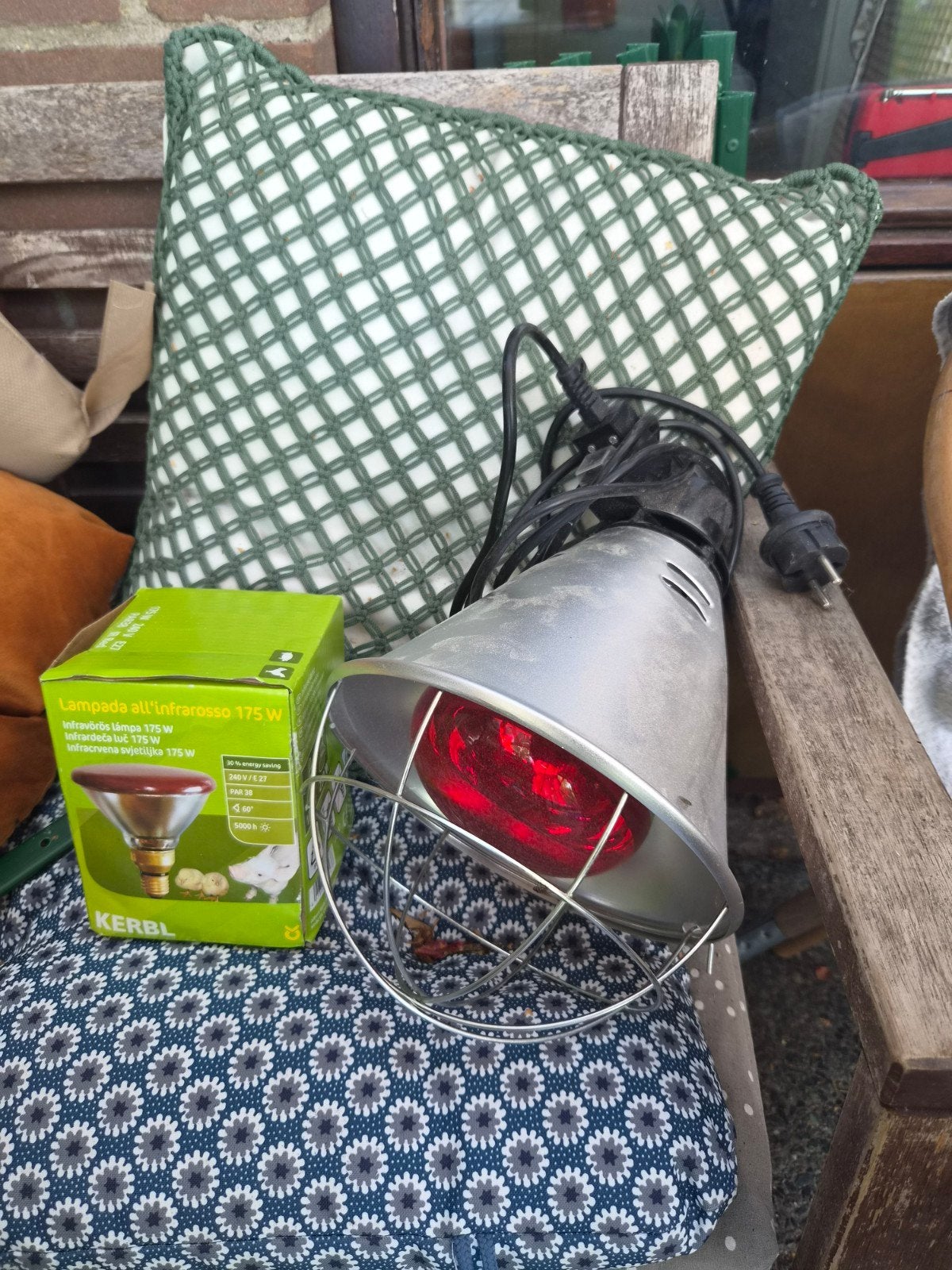 Warmte lamp, Ophalen