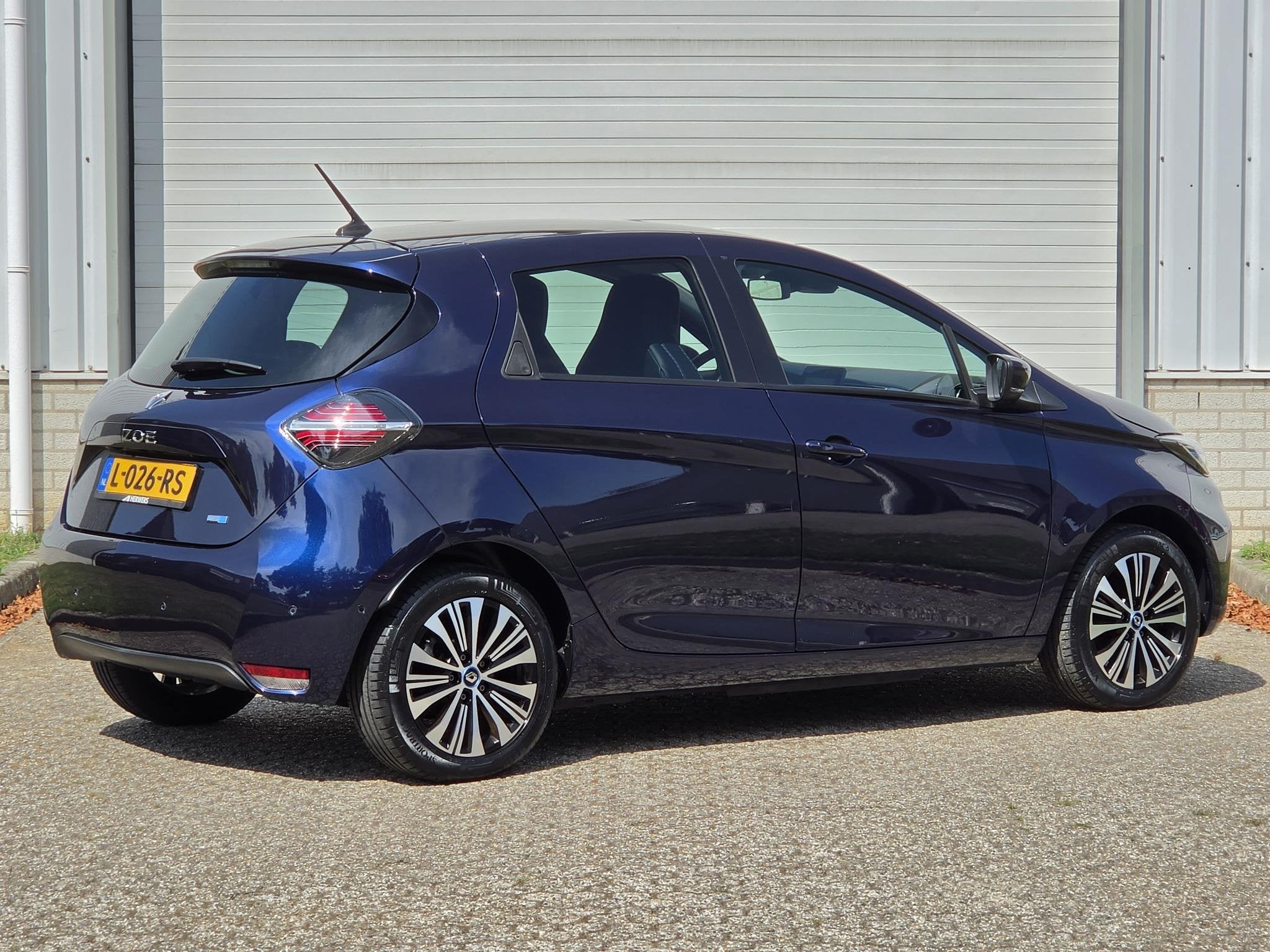 Renault ZOE R135 Serie Limitee Riviera 52 kWh / CCS Snel Lad, Auto's, Renault, Dealer onderhouden, 136 pk, Gebruikt, Blauw