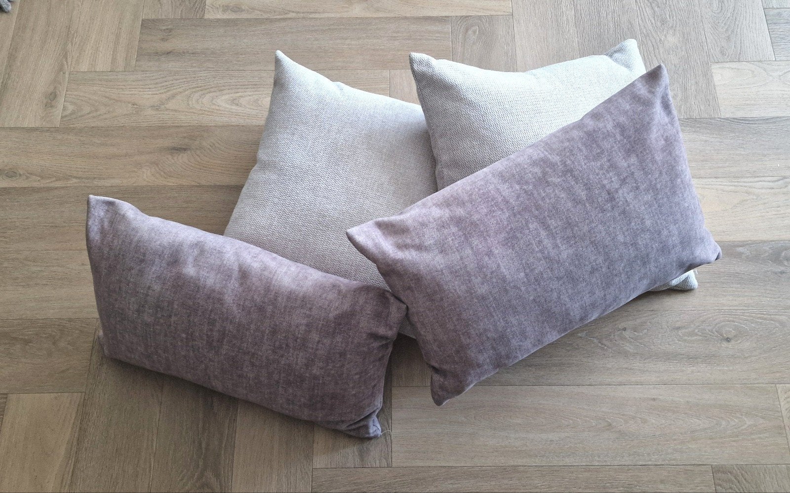 4 nw.collectie kwaliteits sierkussens crème/ taupe gemêleerd, Ophalen of Verzenden, Nieuw, Wit, Vierkant
