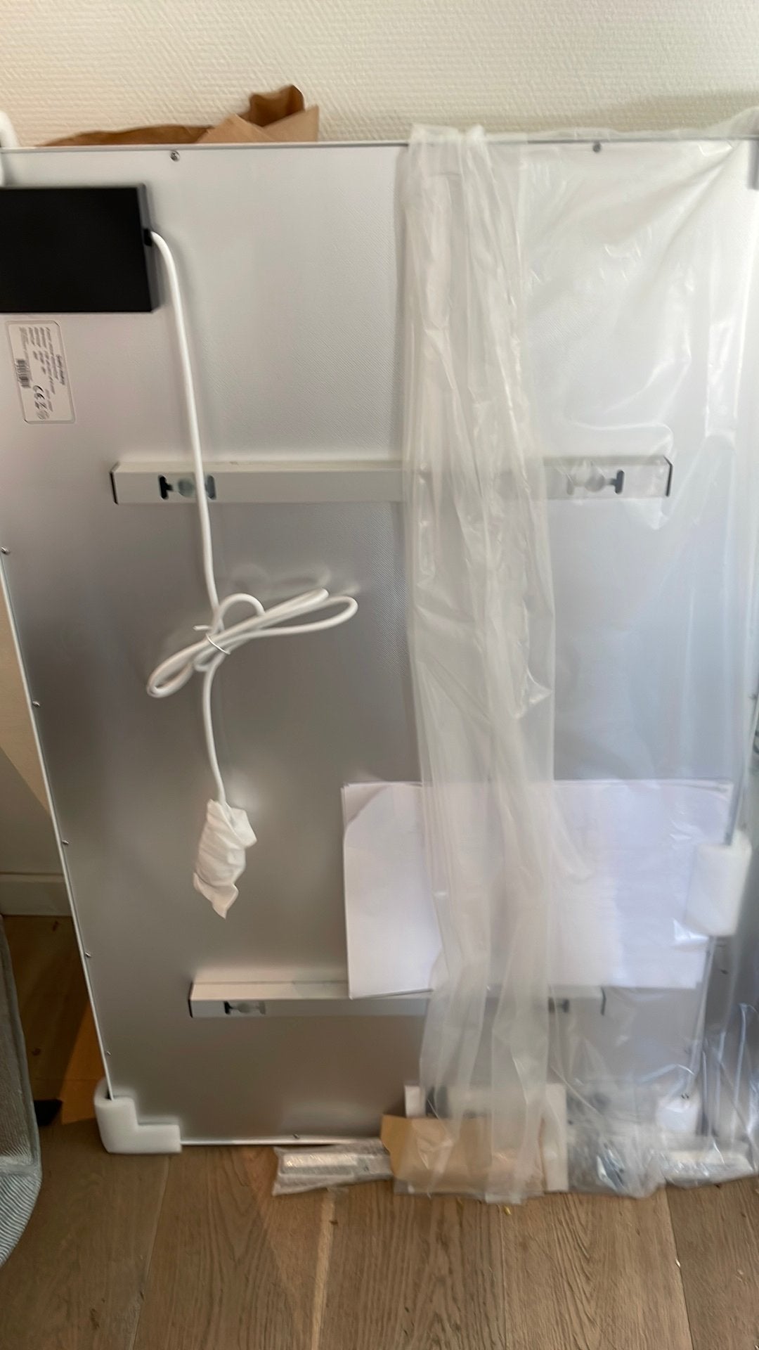 Nieuw en ongebruikt infraroodpaneel  (type: QH-FR 900 watt, Thermostaat, 30 tot 80 cm, Hoog rendement (Hr), Nieuw