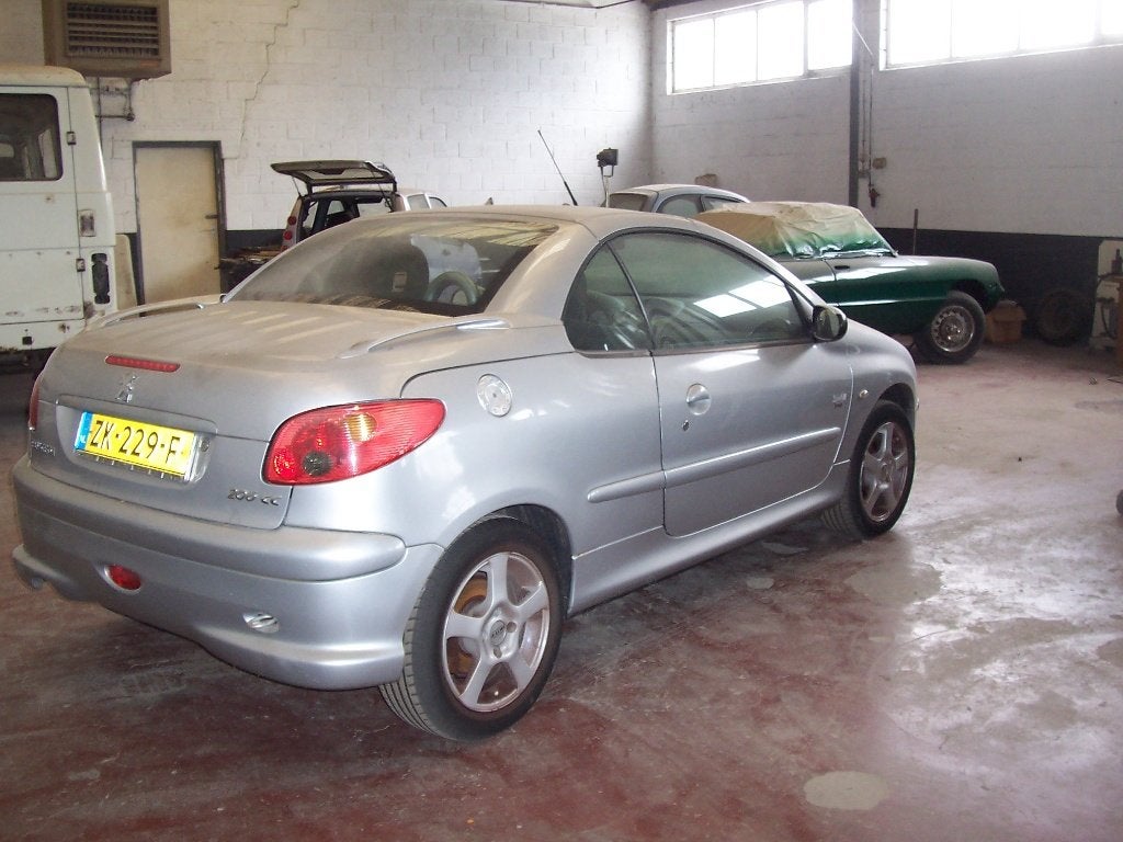 Peugeot 2006 Grijs MOTORSCHADE, Voorwielaandrijving, Stof, Zwart, 4 cilinders